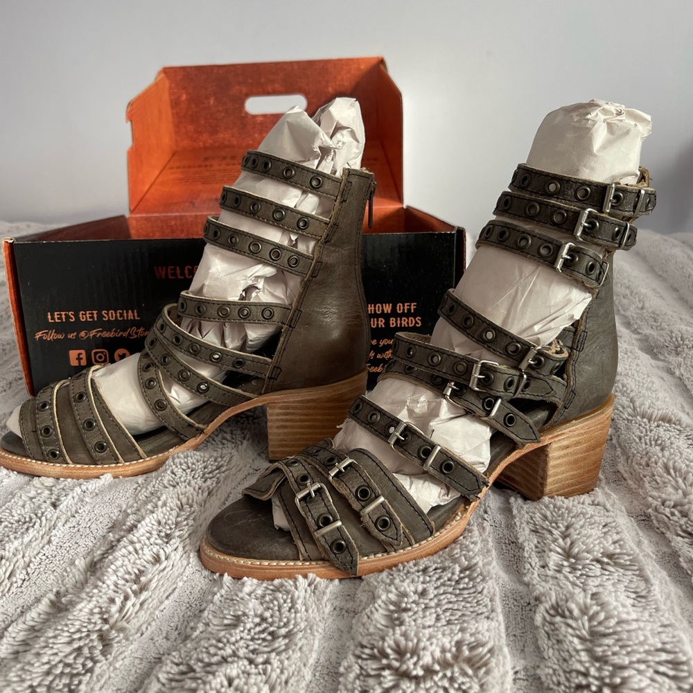 Handcrafted Black Gladiator Sandals - Picture 7 of 11